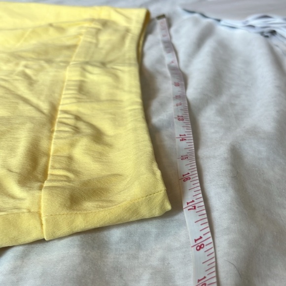 Bella Rose Yellow Stretch Skort with Crochet Details - Picture 7 of 9